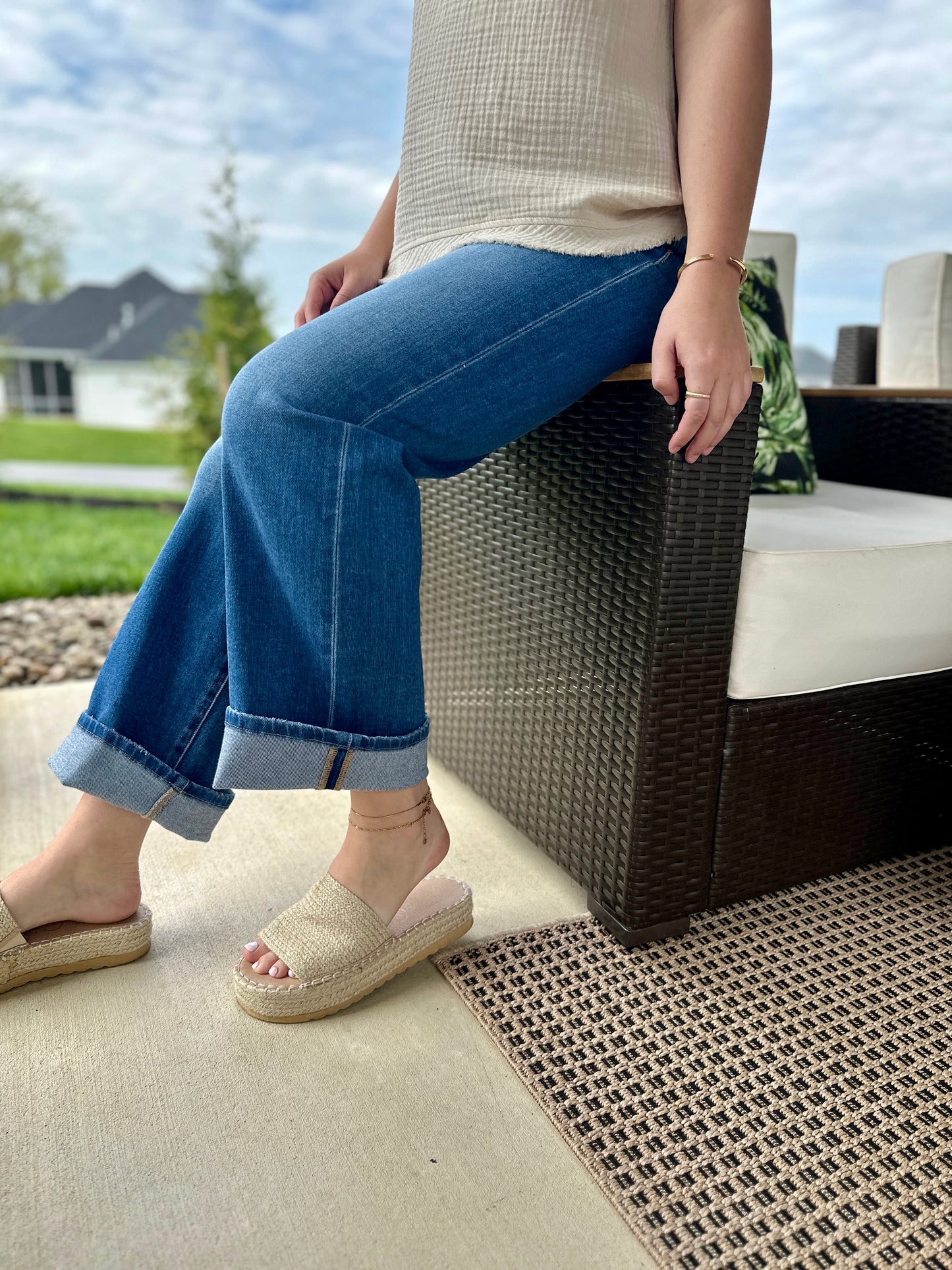 Tolu Risen Mid Rise Cropped Straight Cuffed Jeans