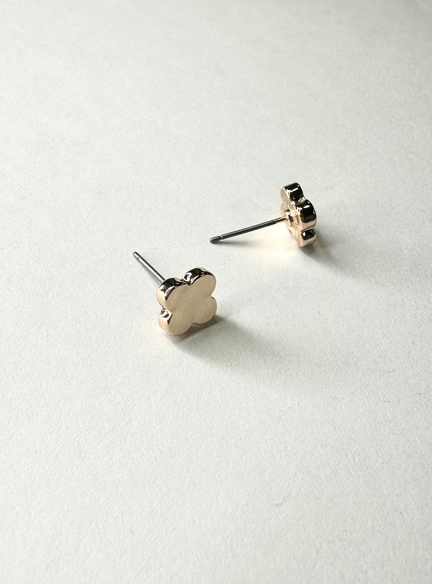 Clover Metal Studs