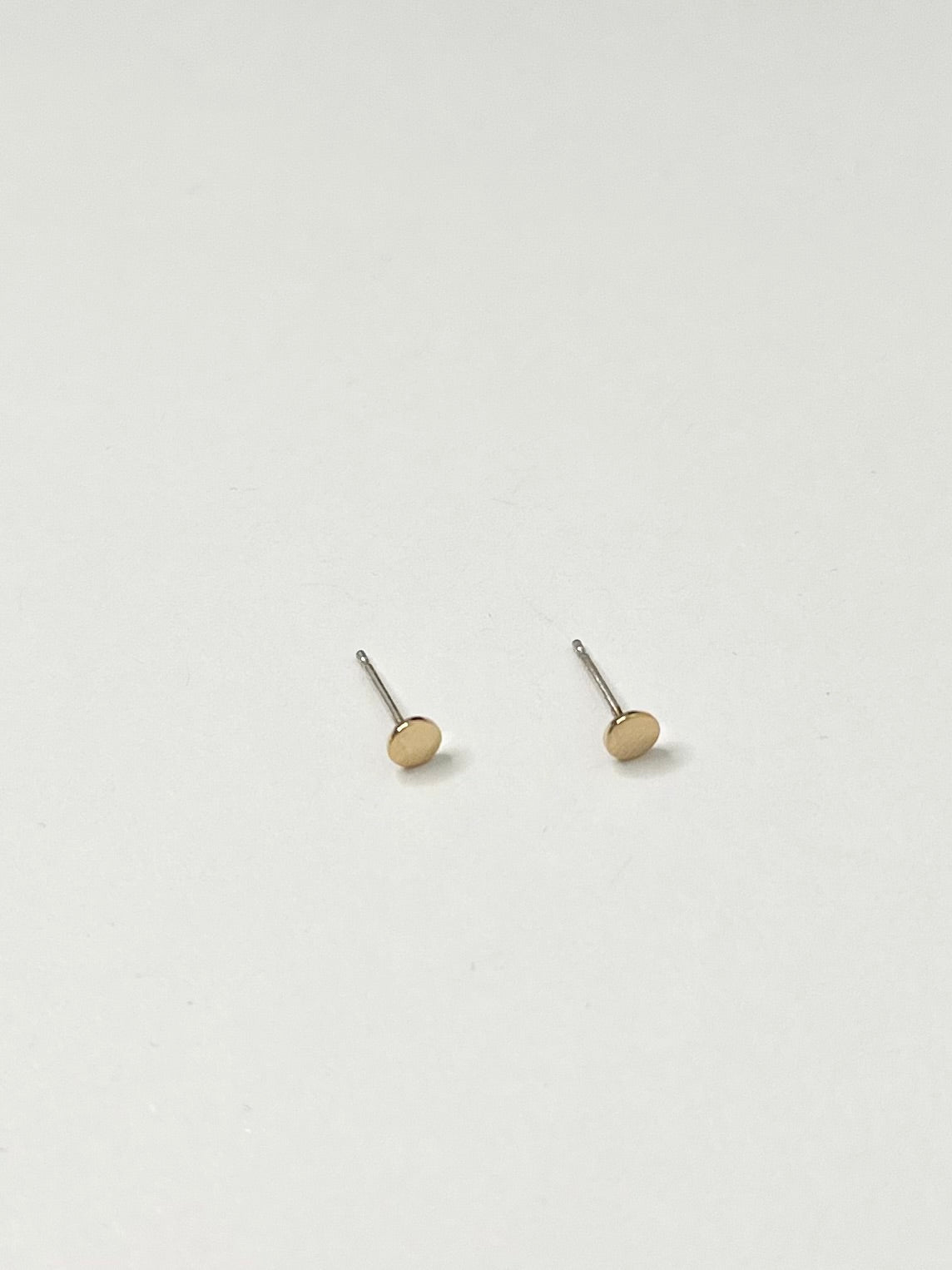Dot Metal Studs