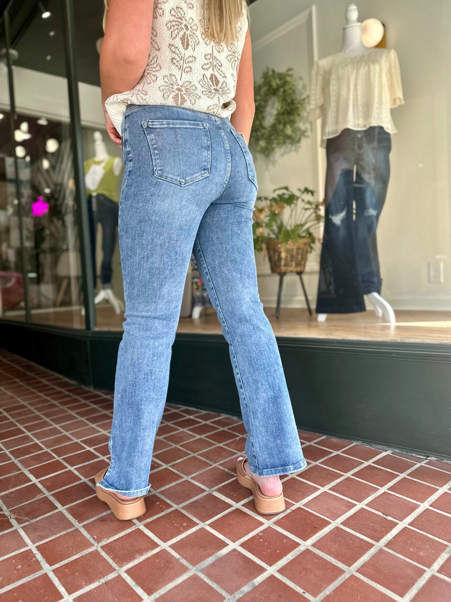 Gainesville Risen High Rise Straight Jeans