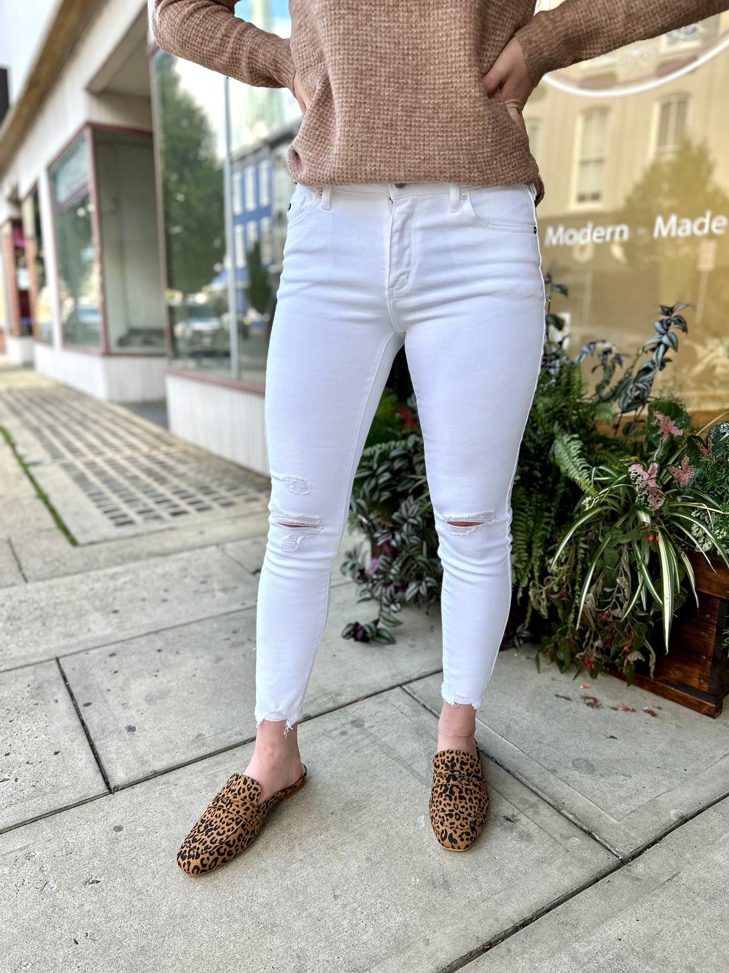 KanCan White Mid Rise Distress Ankle Skinny