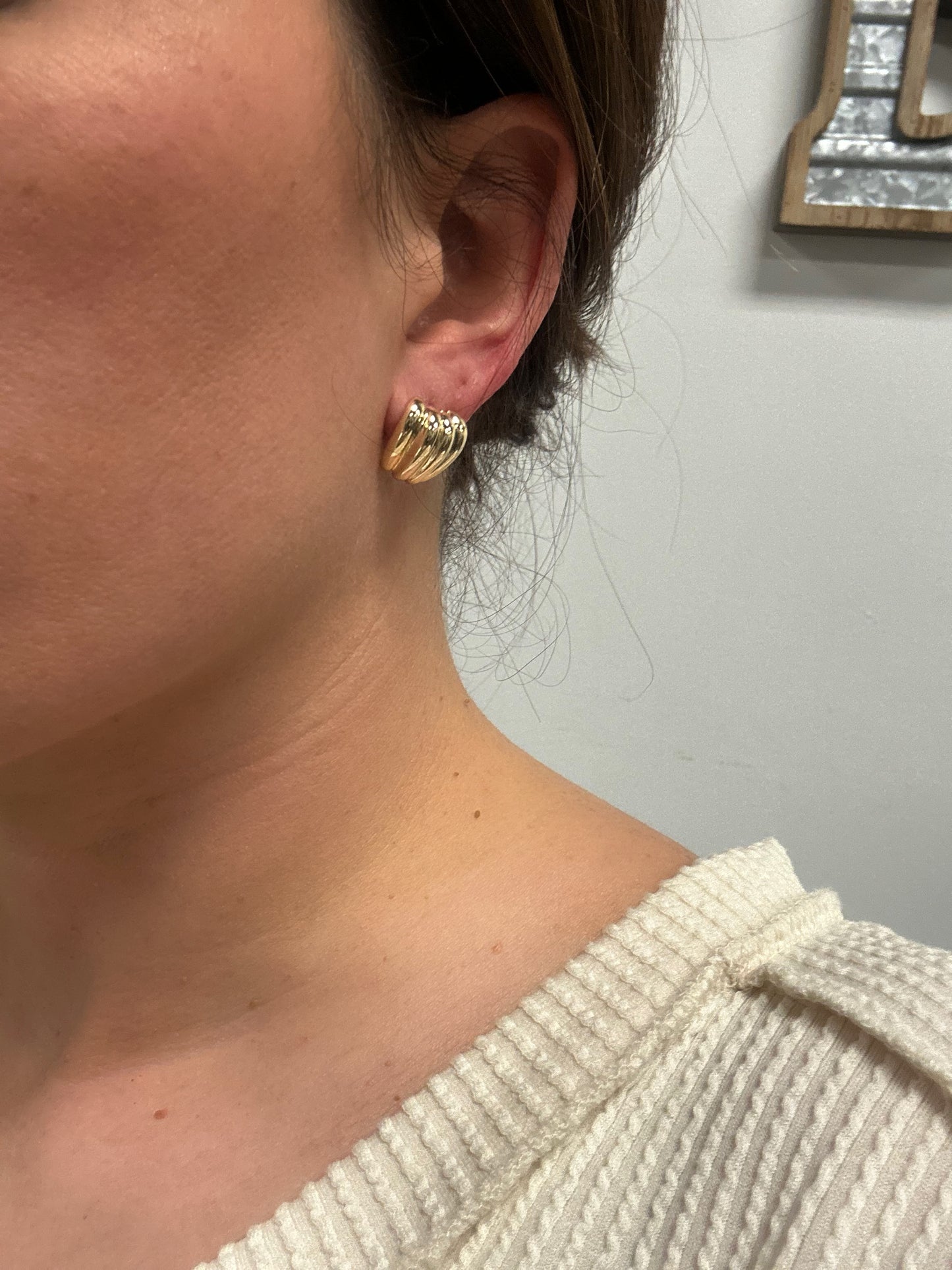 Ribbed Square Earrings