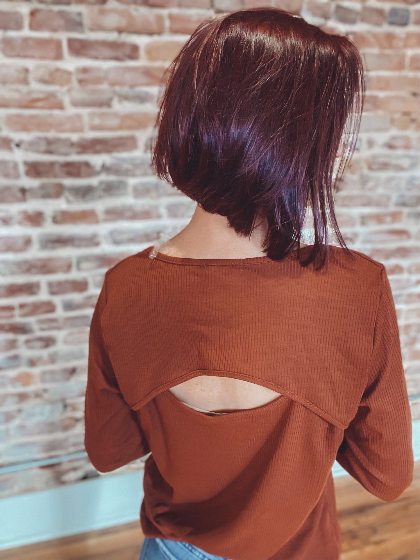 Malden Keyhole Back Long Sleeve Top