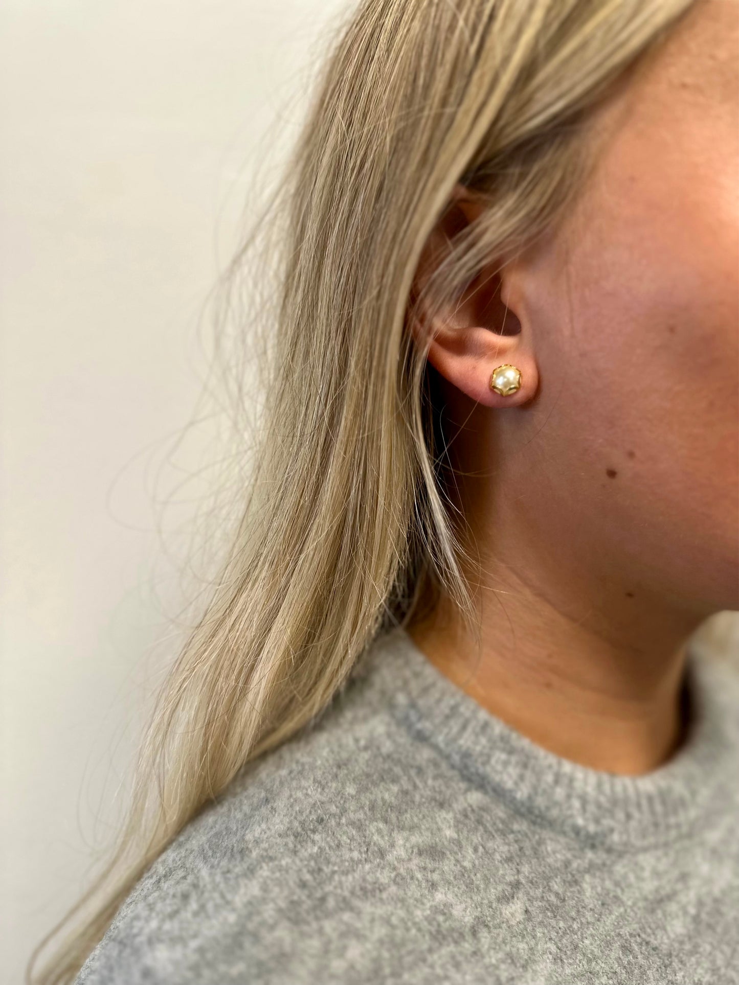 Small Pearl Stud Earring