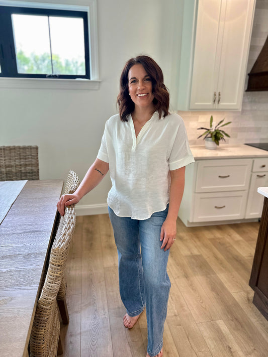 Metairie Airflow Collared Top