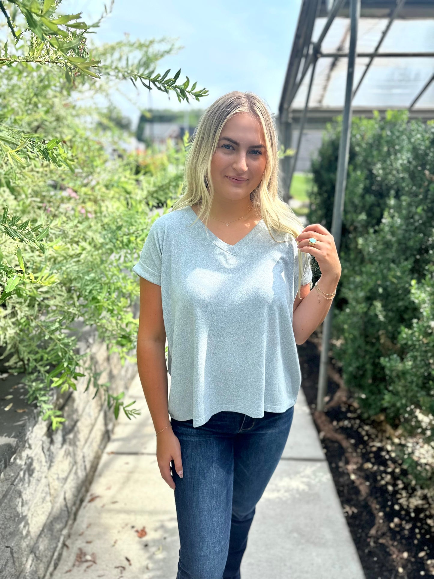 Bothell Vneck tee